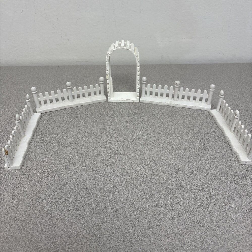 Lemax White Picket Fence 4 Pieces With Arbor, Missing Gate